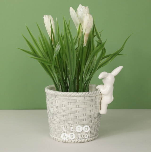 Декоративное кашпо Крошка Кролик 14*11 см серое Koopman
