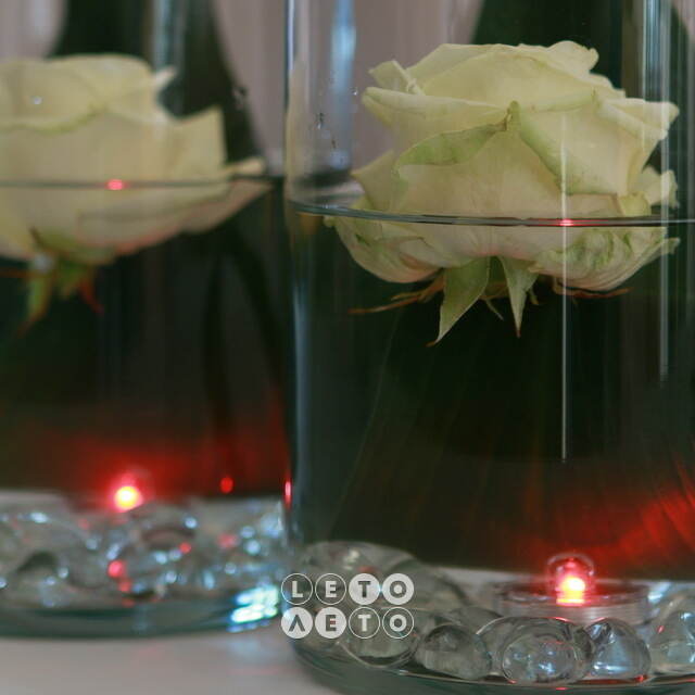Плавающие светодиодные свечи, 2 шт, разноцветная LED лампа, на батарейках Ideas4Seasons
