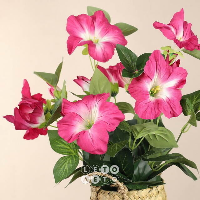 Искусственный цветок в горшке Petunia 35*20 см красная Koopman