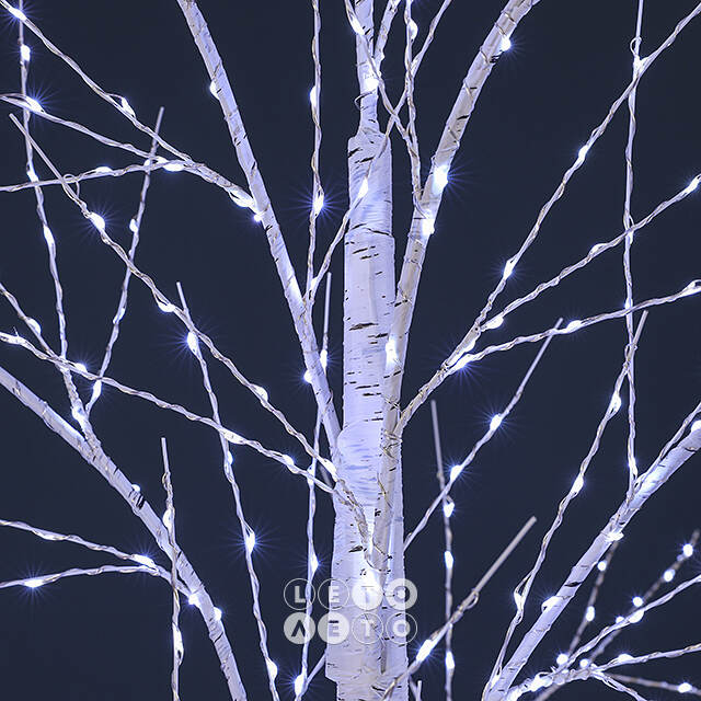 Светодиодное дерево Березка Balbeggi заснеженное 210 см, 750 холодных белых LED ламп, IP44 Winter Deco