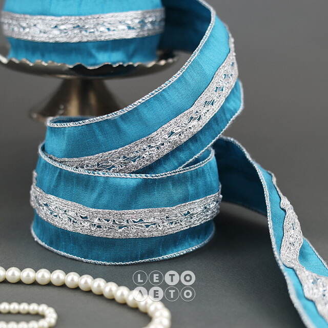 Декоративная лента Blue Blush: Серебряный узор 1000*6 см Kaemingk