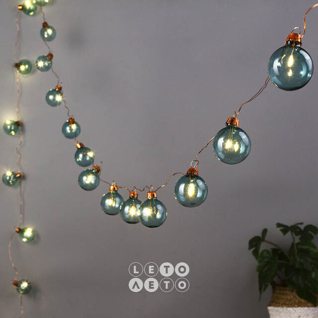 Светодиодная гирлянда на батарейках Christmas Balls 2.65 м, 20 холодных белых мини LED ламп, медная проволока, IP20 Kaemingk