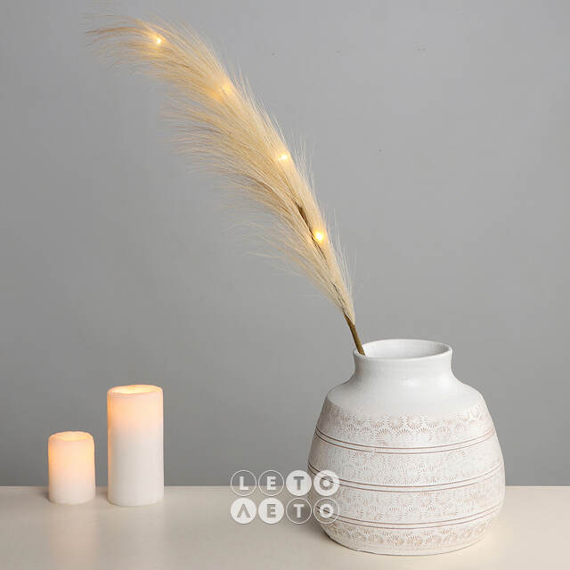 Светящаяся ветка для декора Перо Manosque - Cream 70 см, теплые белые LED, на батарейках Kaemingk