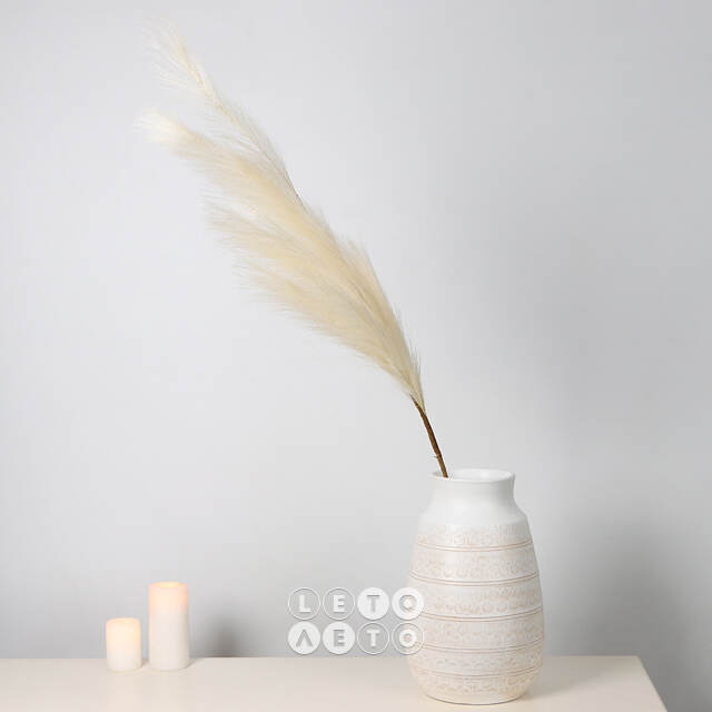 Светящаяся ветка для декора Ivory Plume 118 см, теплые белые LED лампы, на батарейках Kaemingk