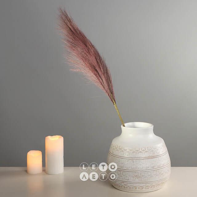 Светящаяся ветка для декора Chocolate Pluma 70 см, теплые белые LED лампы, на батарейках Kaemingk