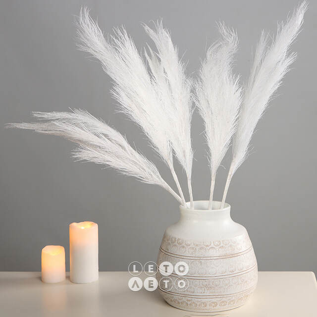 Светящаяся ветка для декора Перо Blanshet White 70 см, теплые белые LED лампы, на батарейках Kaemingk