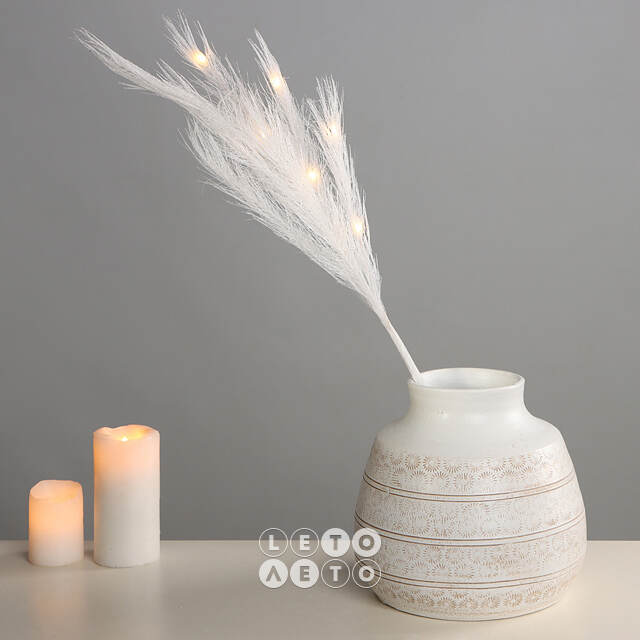 Светящаяся ветка для декора Перо Blanshet White 70 см, теплые белые LED лампы, на батарейках Kaemingk