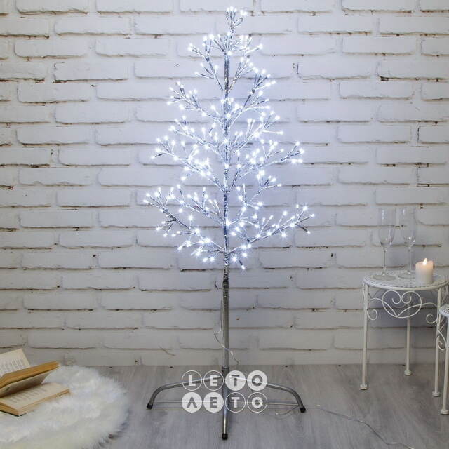 Светодиодное дерево Lausanne Silver 108 см, 230 холодных белых LED ламп с мерцанием, IP44 Kaemingk