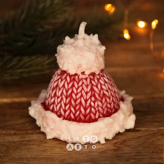 Новогодняя свеча Шапочка - Warm Christmas 7 см Омский Свечной