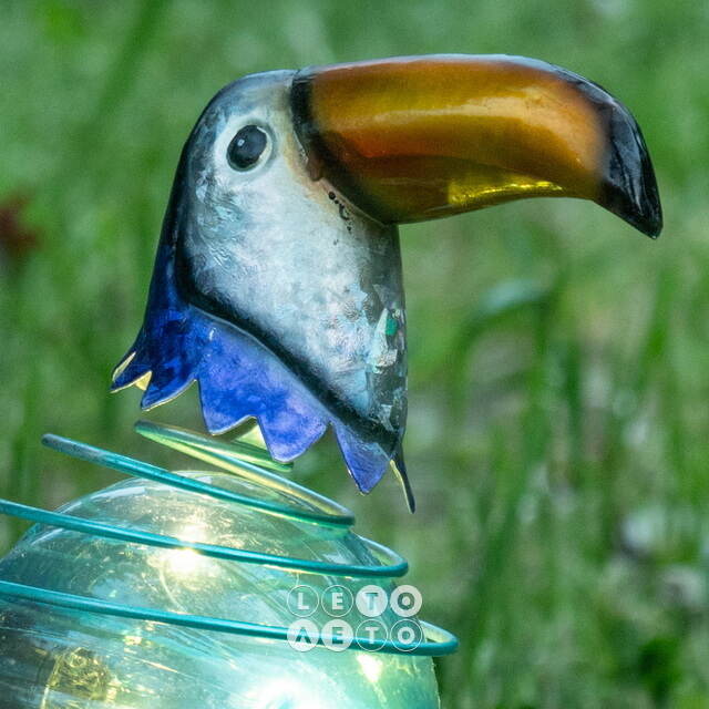 Садовый светильник на солнечной батарее Solar Toucan 34 см Koopman