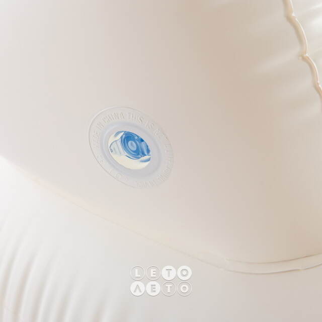 Надувное кресло для плавания с сетчатым дном 114*107 см белое INTEX (Интекс)