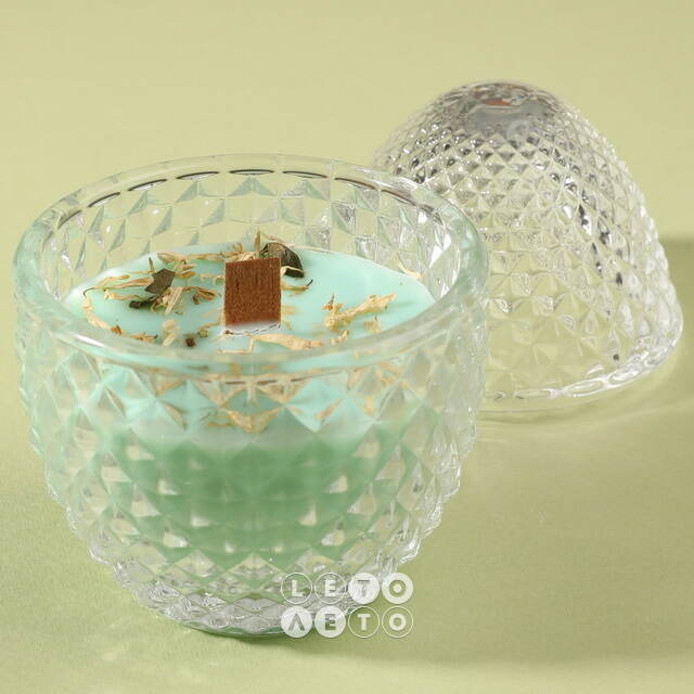 Ароматическая свеча Flora - Fig&Gardenia 12 см, 20 часов горения EDG