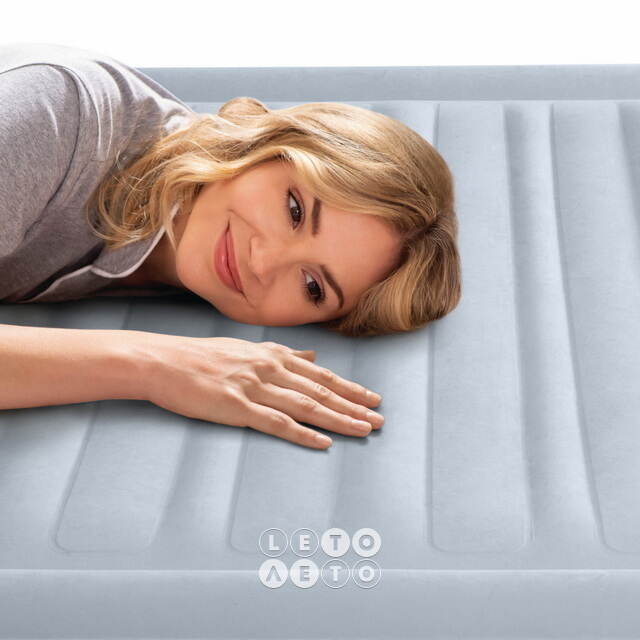 Надувная кровать с насосом Queen Plush 152*236*86 см INTEX