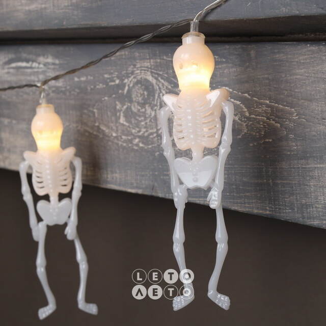 Светодиодная гирлянда на батарейках Хэллоуин - Skinny Fella 1.35 м, 10 теплых белых LED ламп, прозрачный ПВХ, IP20 Koopman