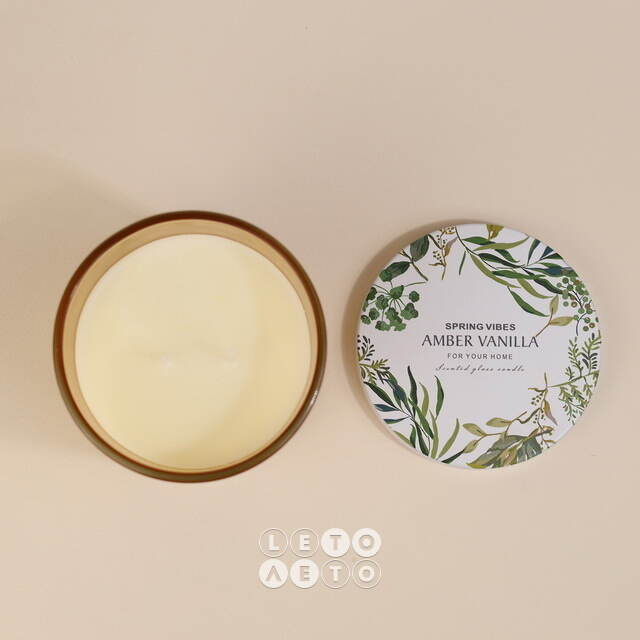 Ароматическая свеча Melania - Amber Vanilla 10 см, в стеклянном стакане Koopman