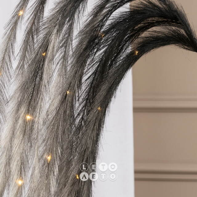 Светящаяся ветка с перьями Monike Black 130 см, теплые белые LED лампы, таймер, на батарейках Koopman