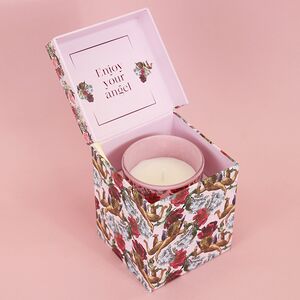 Новогодняя аромасвеча в музыкальной коробке Crystall Georgette - Coconut&Berries 9 см, 40 часов горения EDG фото 2
