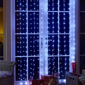 Светодиодная гирлянда на окно Роса Бриллиант 3*3 м, 300 холодных белых мини LED ламп, серебряная проволока, с пультом, IP20