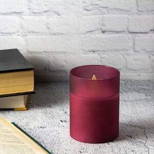 Светодиодная свеча с имитацией пламени Magic Flame в стакане 10 см фиолетовая